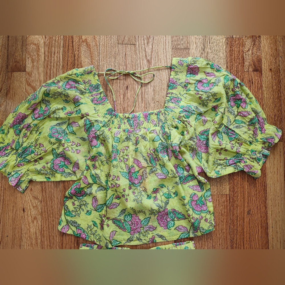 Sundry French Twist West Coast Style Ruffled Shorts & Top Women's Size M/L